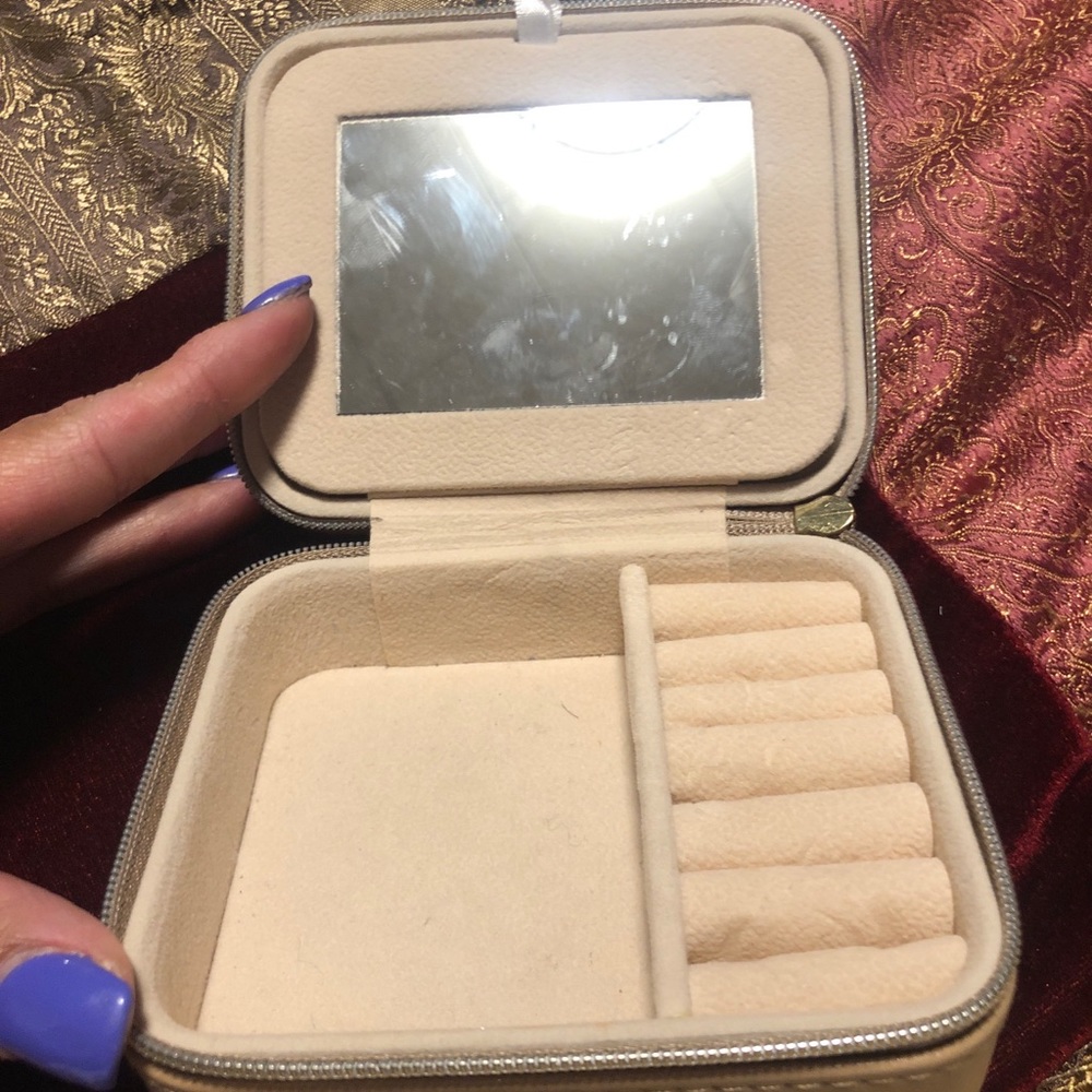 Hallmart collectibles jewelry box